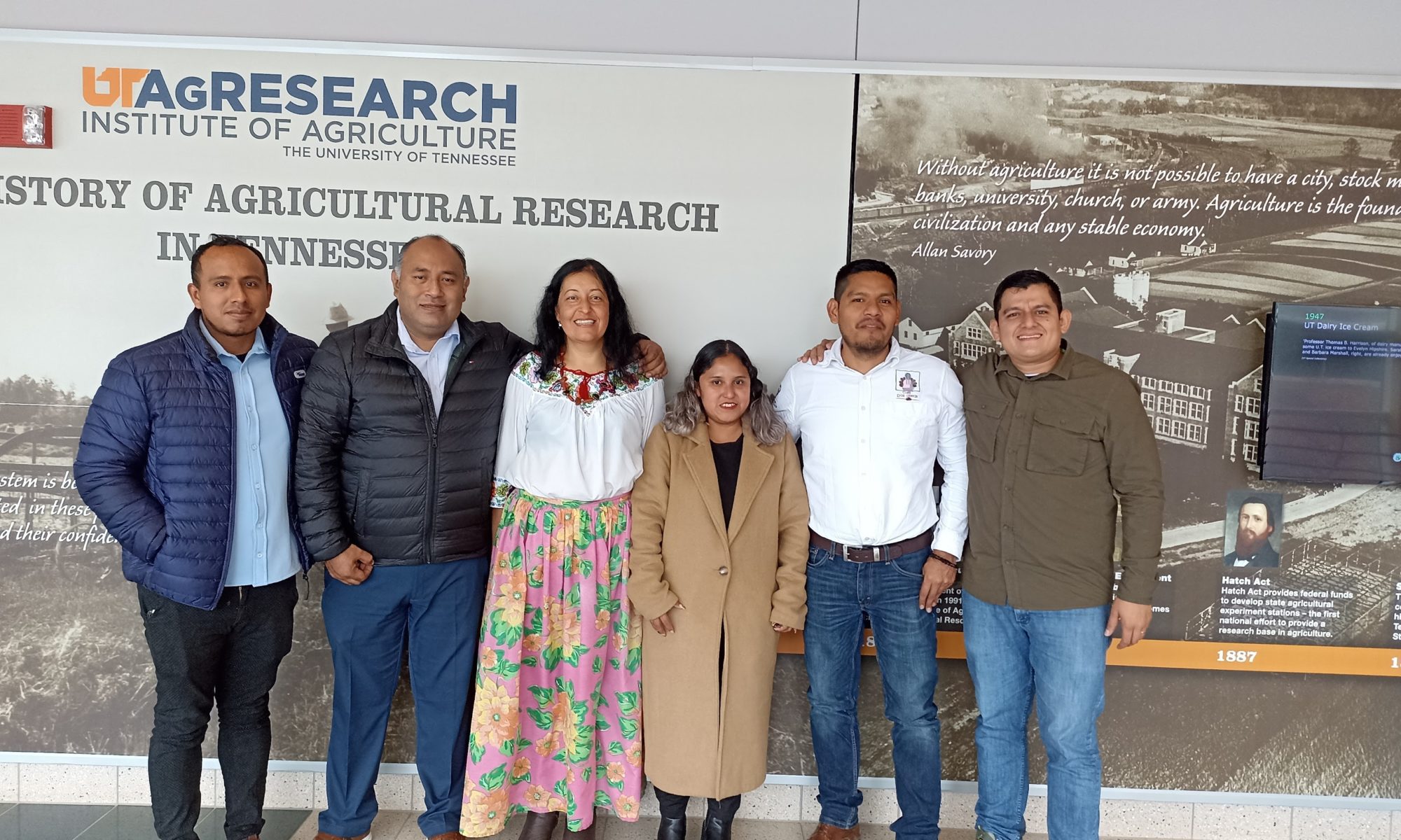 Graduate students and faculty member from the Colegio de Postgraduados, Córdoba Campus, Mexico